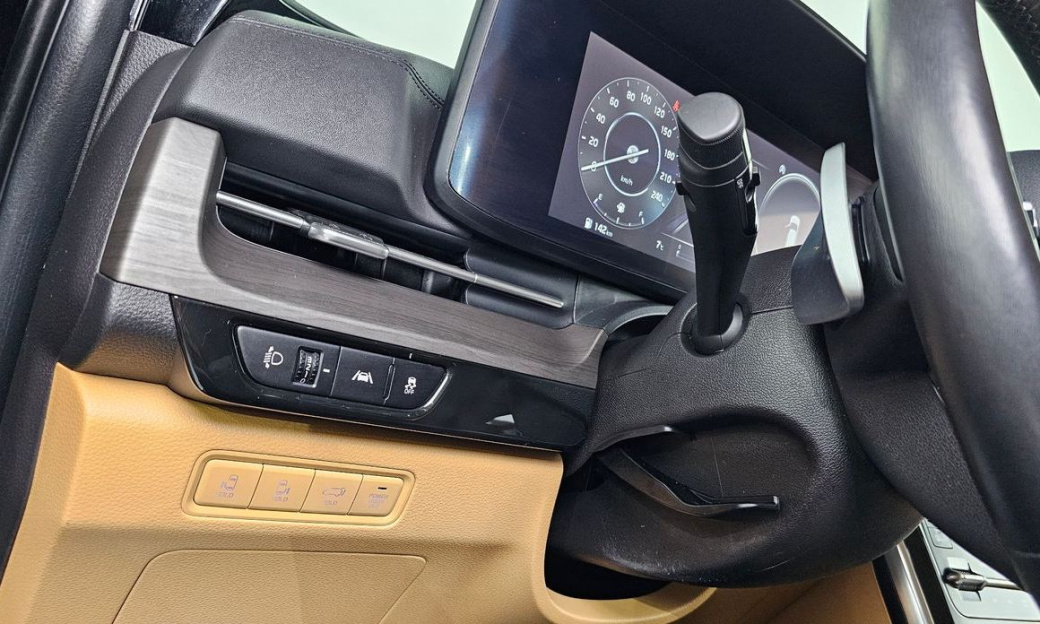 Kia Carnival 9-Seater Noblesse, 2023
