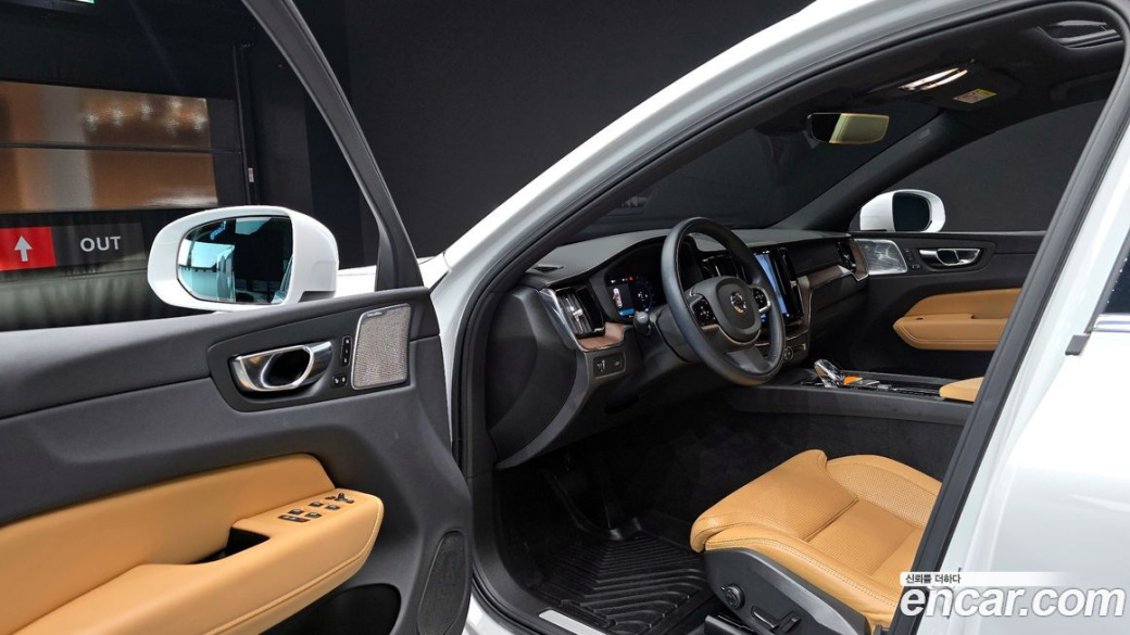 Volvo XC60 B5 Inscription, 2022