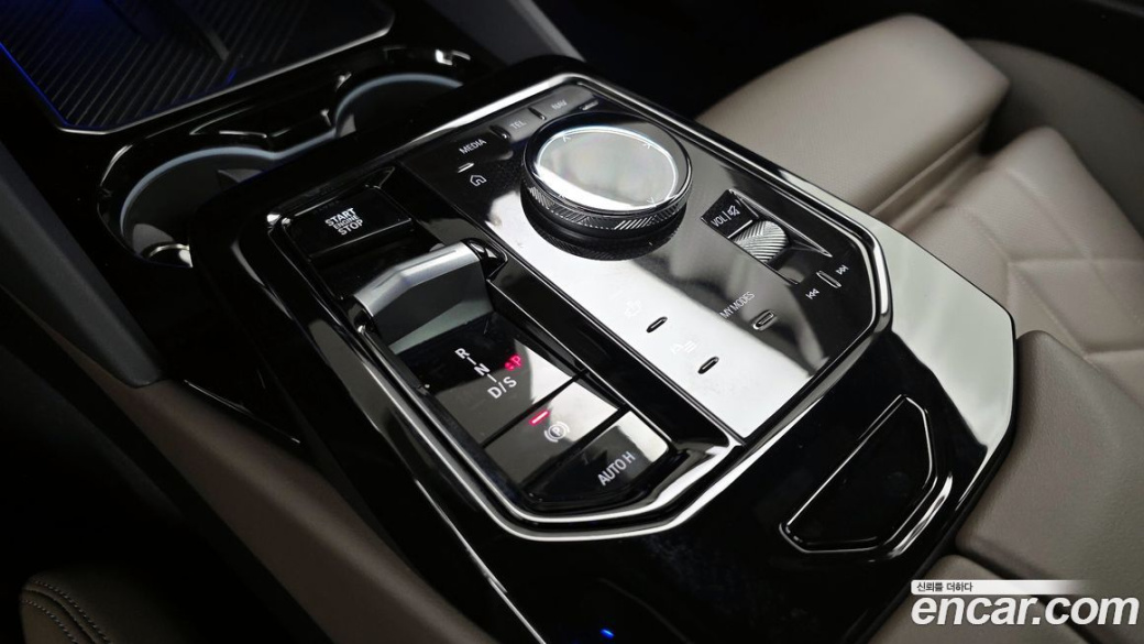 BMW 5-Series 523d, 2024