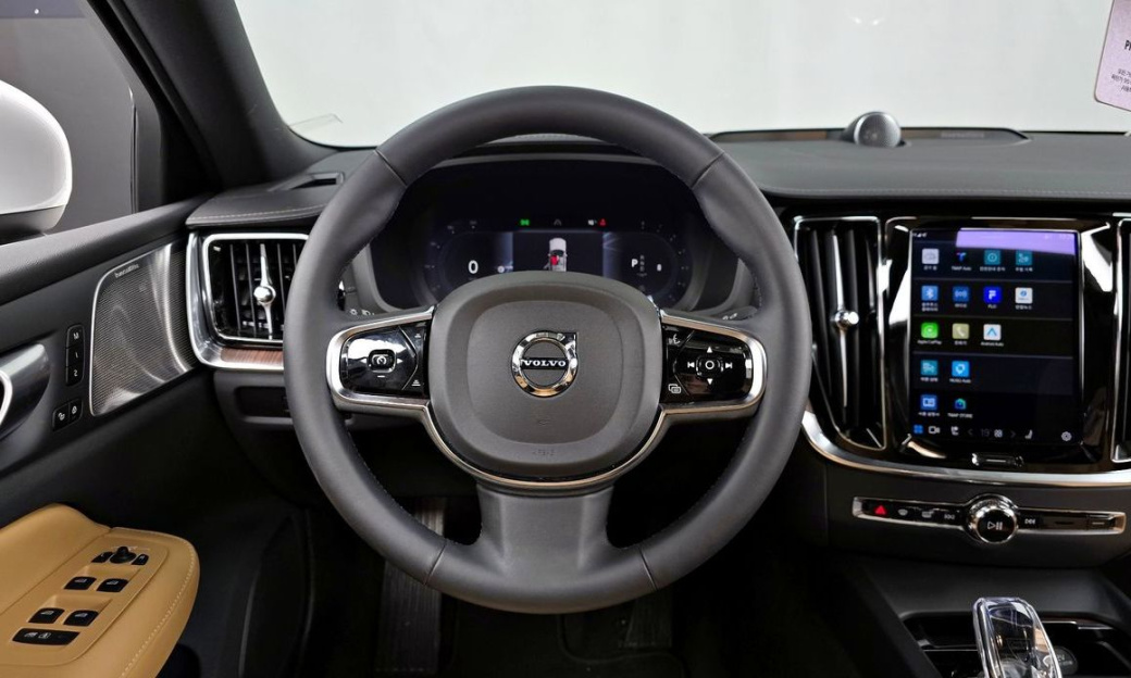 Volvo S60 B5 Ultimate Bright, 2024