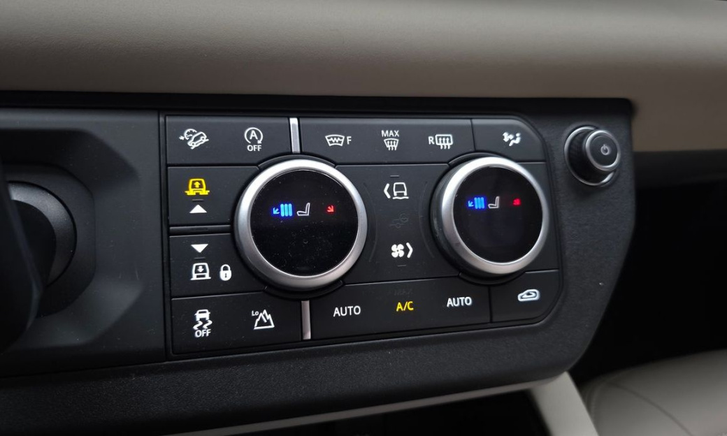 Land Rover Defender 90 D250 XS Edition, 2024
