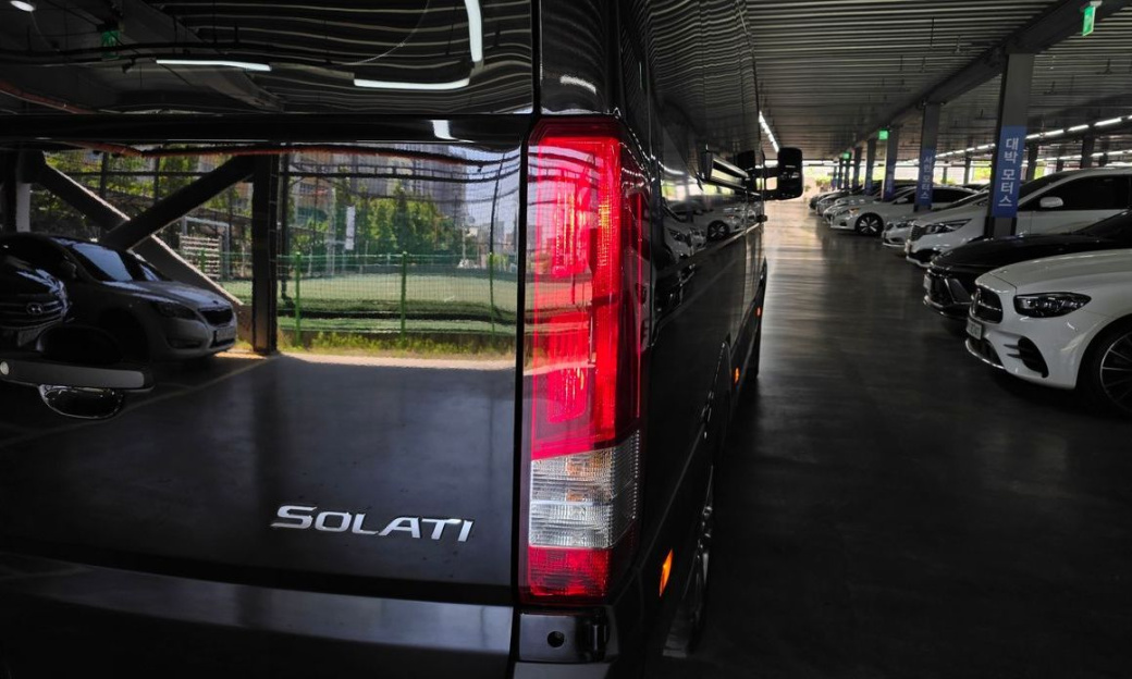 Hyundai Solati 15-seater, 2022