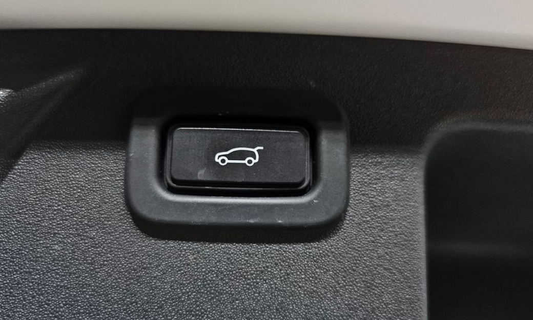 Land Rover Discovery Sport P250 SE, 2022