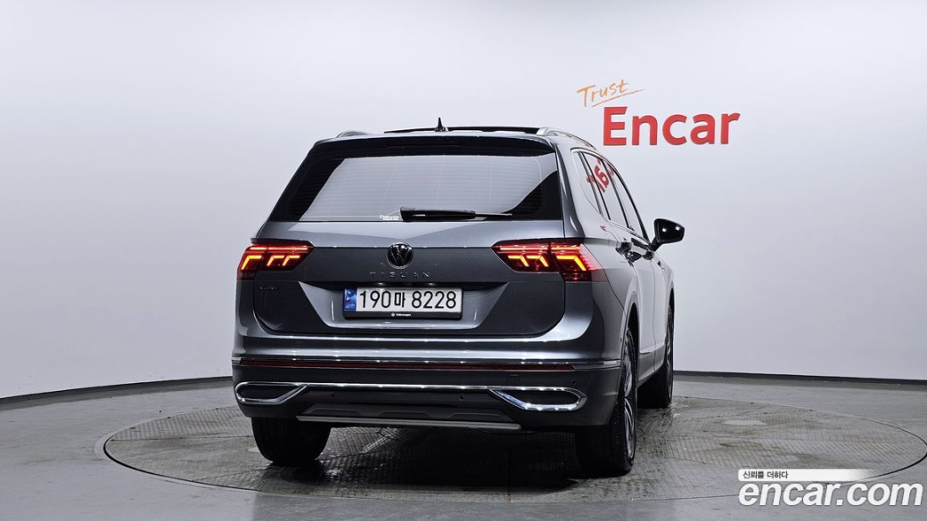 Volkswagen Tiguan 2.0 TSI Prestige, 2023