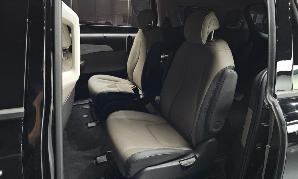 Kia Carnival 9-Seater Noblesse, 2025