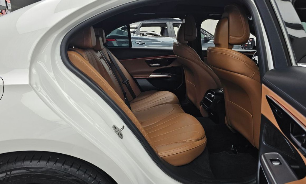 Mercedes-Benz E-Class E200 Avantgarde, 2024