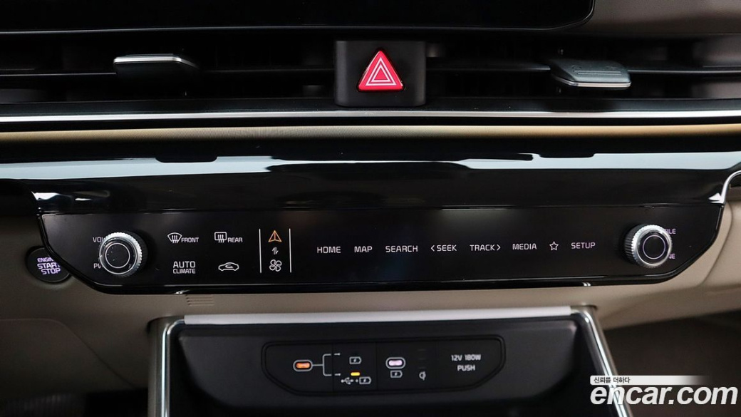 Kia Carnival 7-Seater Signature, 2024