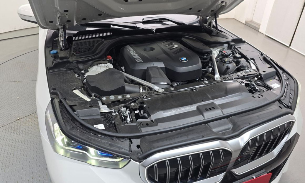 BMW 5-Series 520i M Sport, 2024