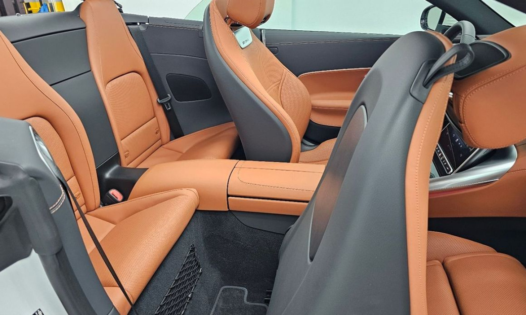Mercedes-Benz SL-Class AMG SL43, 2025