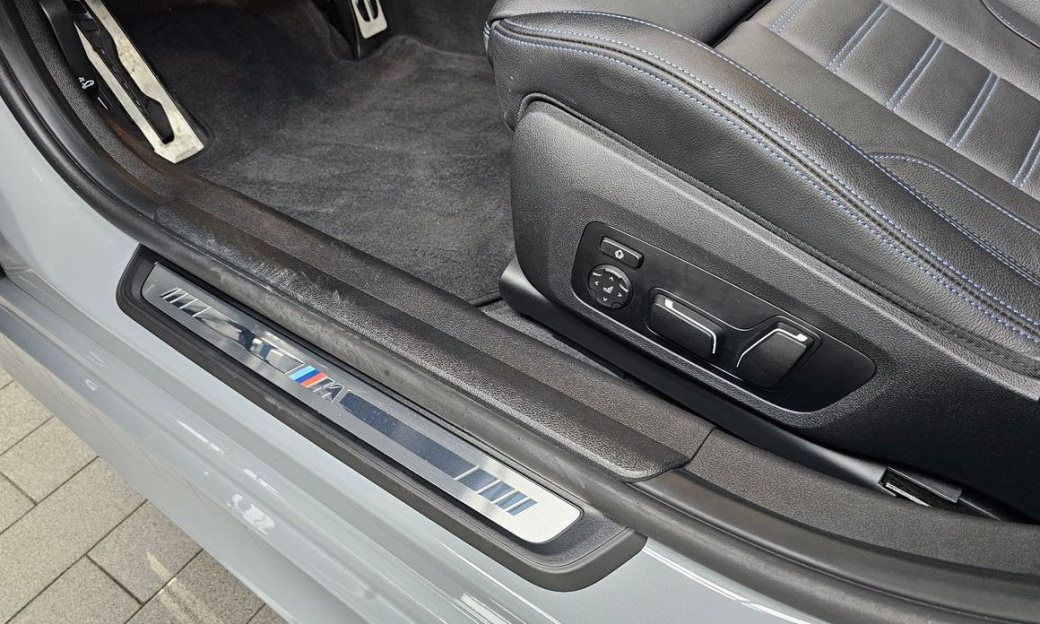 BMW 3-Series M340i Pro, 2024