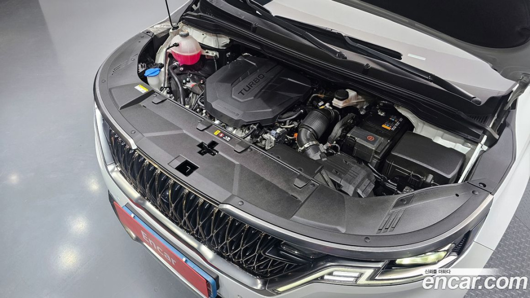 Kia Carnival 7-Seater Signature, 2023