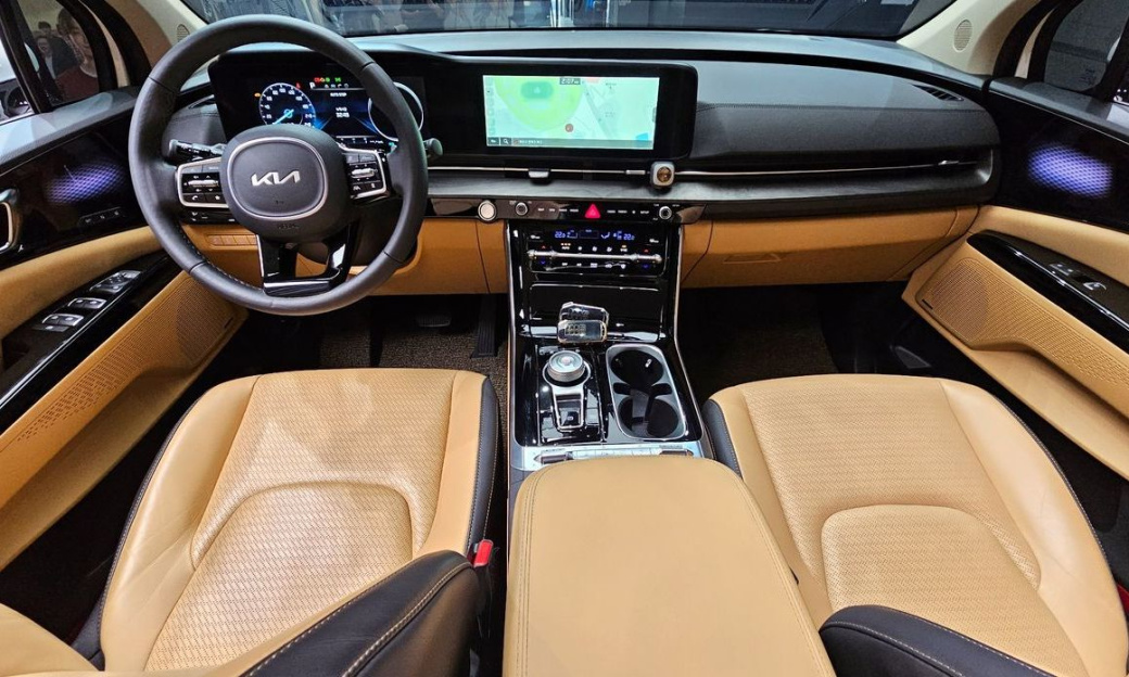 Kia Carnival 9-Seater Signature, 2023