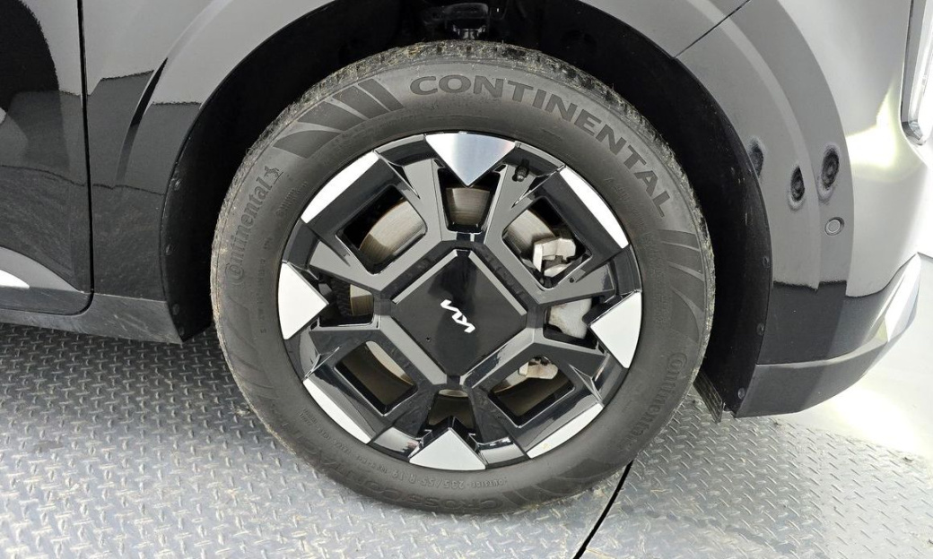 Kia Carnival 9-Seater Signature, 2025