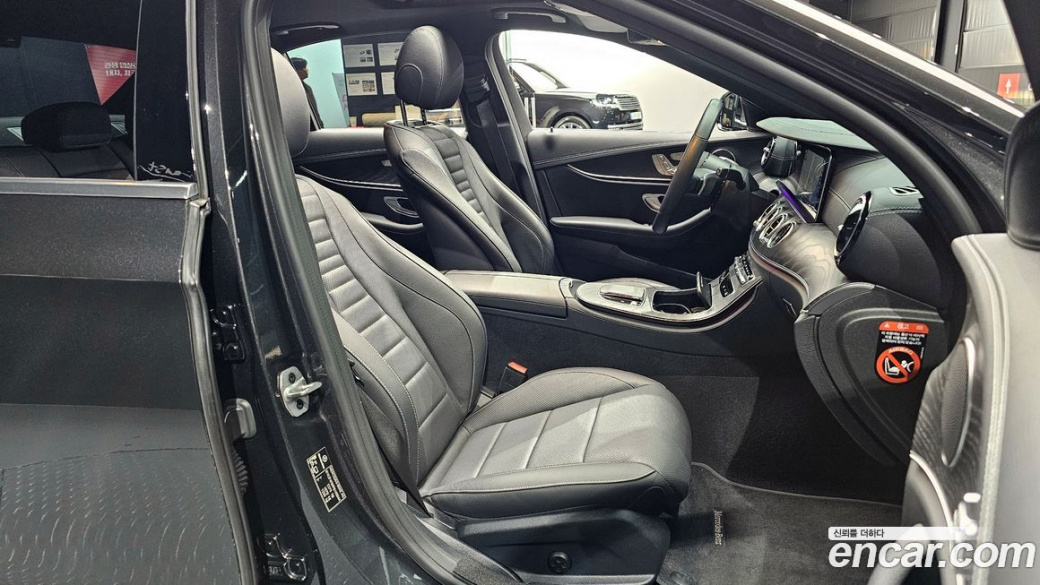 Mercedes-Benz E-Class E250 AMG Line, 2023