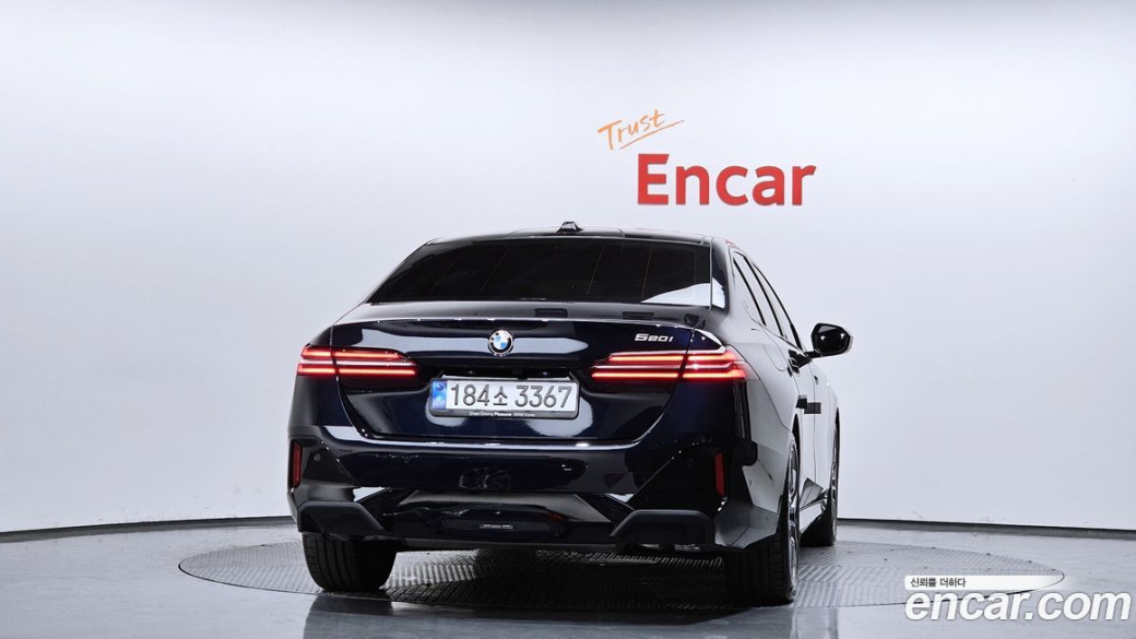 BMW 5-Series 520i M Sport, 2025