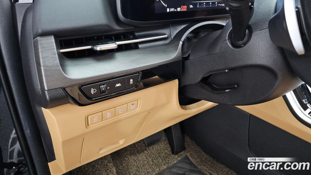 Kia Carnival 9-Seater Signature, 2023