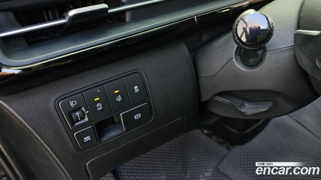 Hyundai Staria 4WD Lounge 9-Seater, 2022
