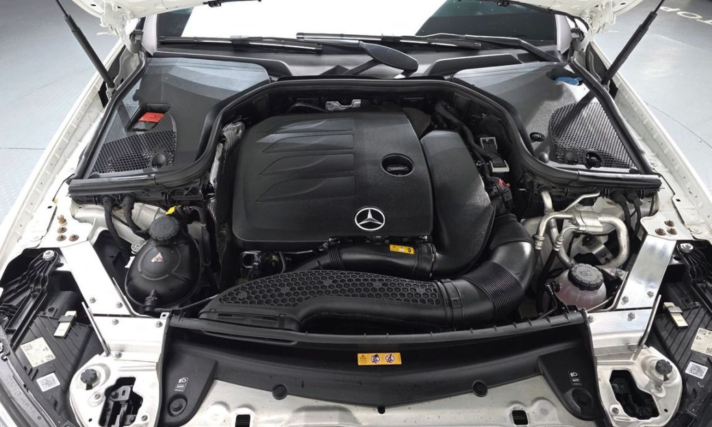 Mercedes-Benz E-Class E350 4MATIC Avantgarde, 2022