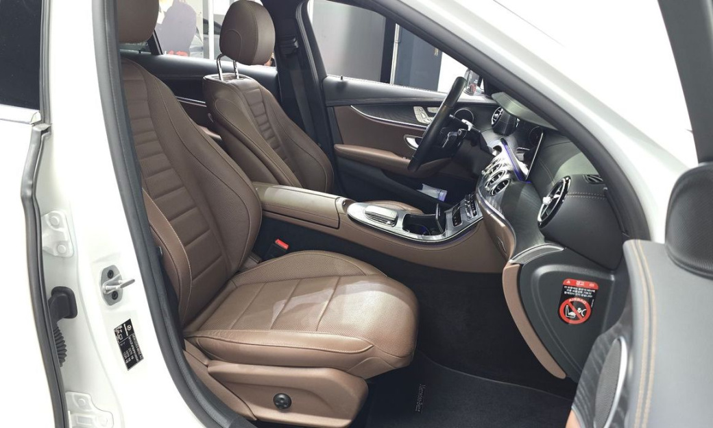 Mercedes-Benz E-Class E250 AMG Line, 2023