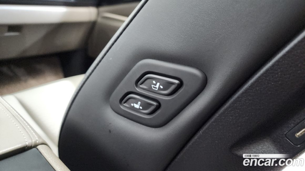 Kia Carnival 7-Seater Gravity, 2025