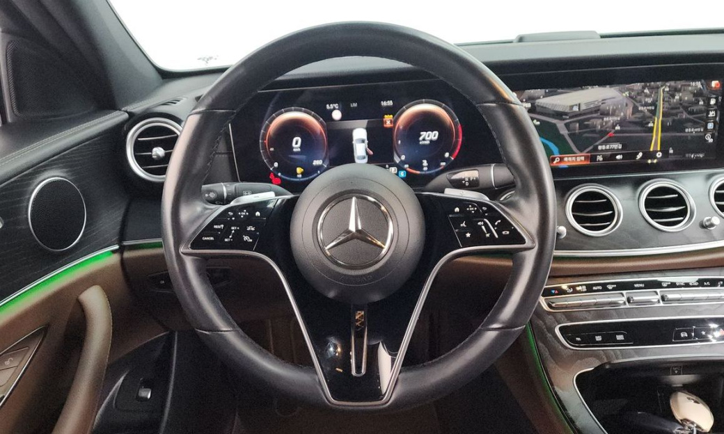 Mercedes-Benz E-Class E250 AMG Line, 2023
