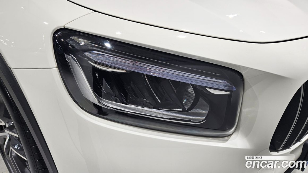 Mercedes-Benz GLB-Class AMG GLB35 4MATIC, 2025