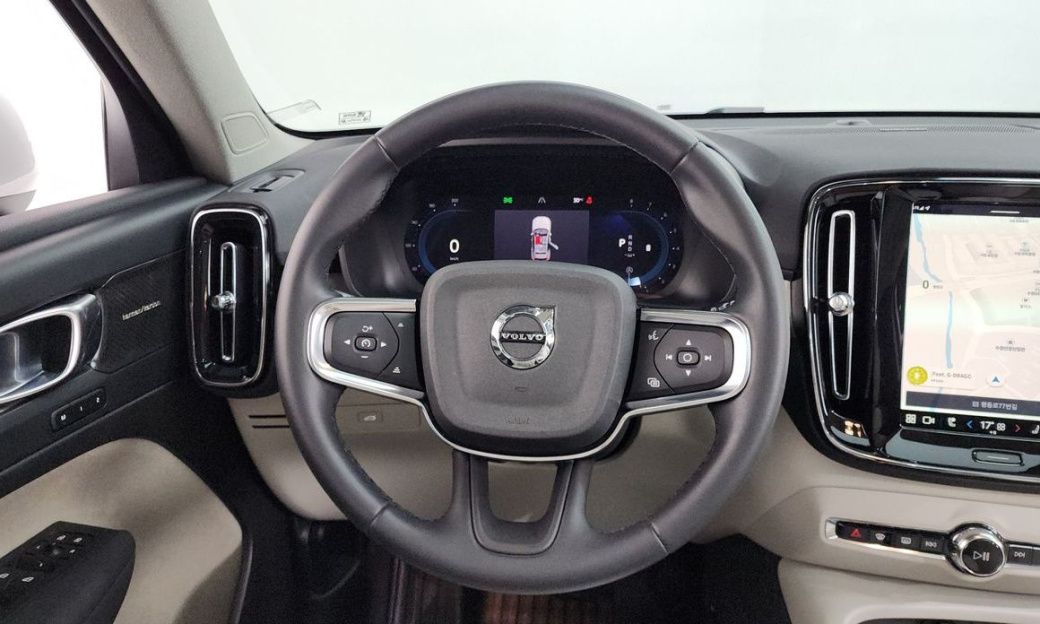 Volvo XC40 B4 Ultimate Bright, 2024