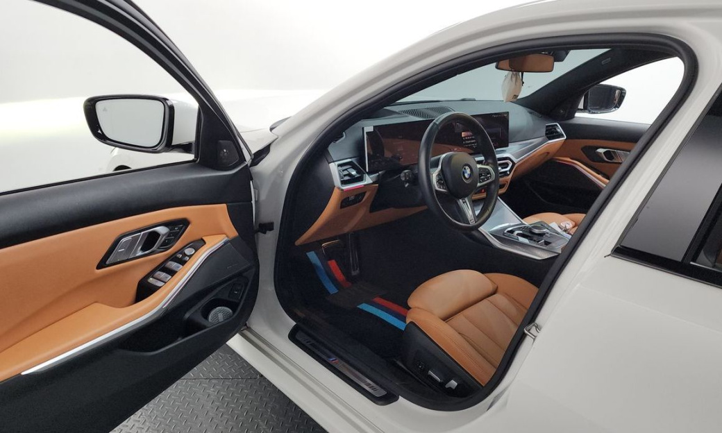 BMW 3-Series 320i M Sport, 2024