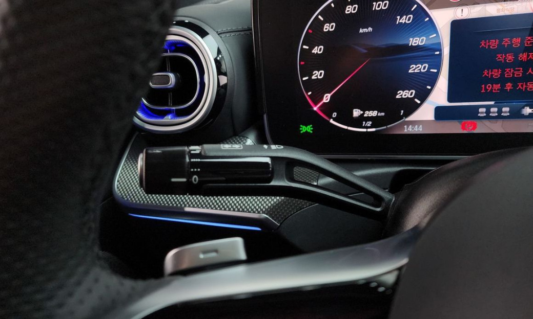 Mercedes-Benz C-Class C200 AMG Line, 2025