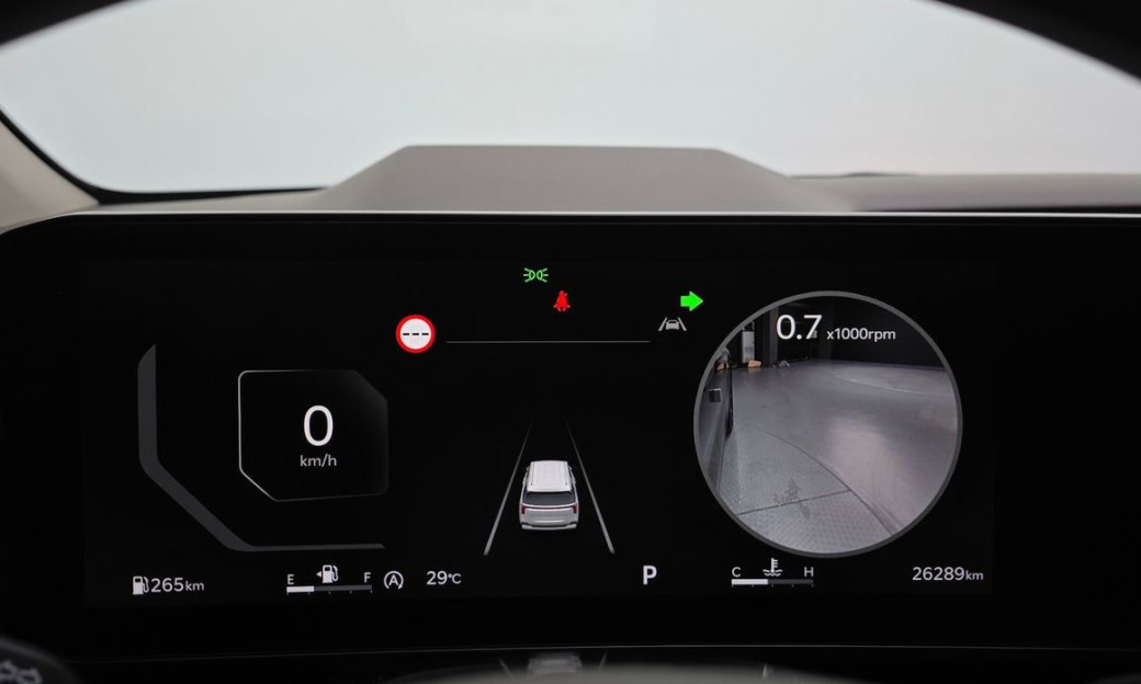 Kia Carnival 9-Seater Signature, 2025