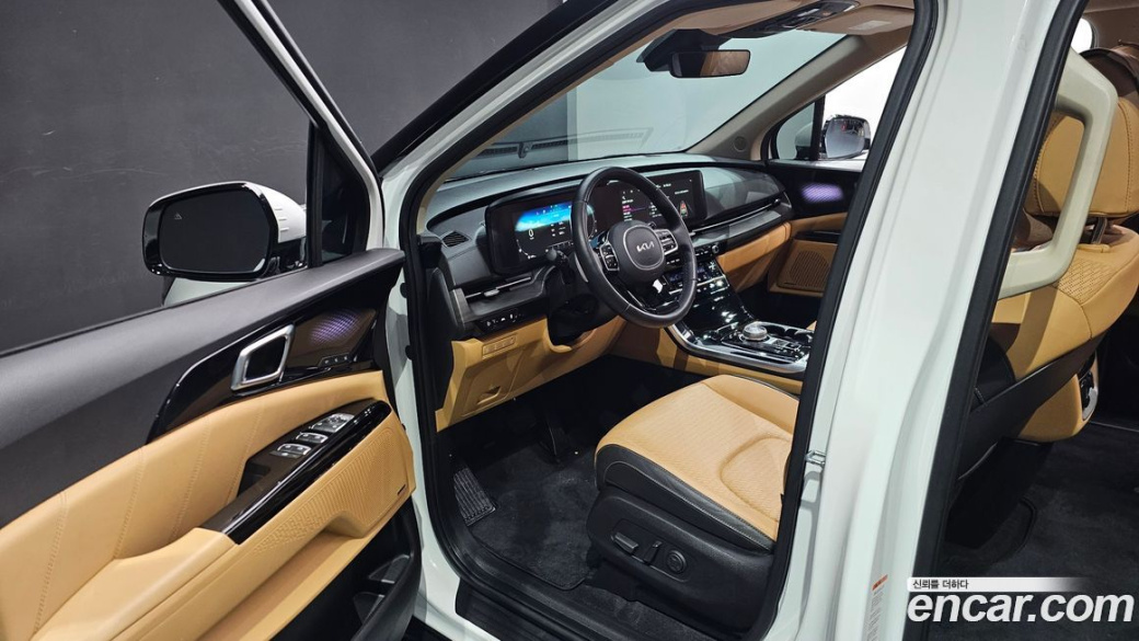 Kia Carnival 7-Seater Signature, 2023