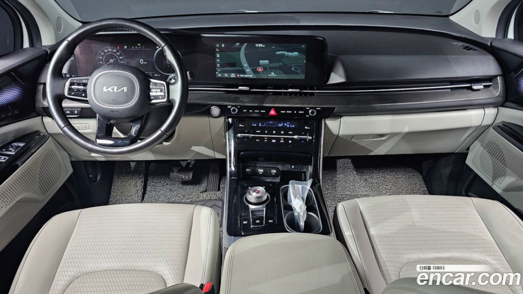 Kia Carnival 7-Seater Signature, 2023