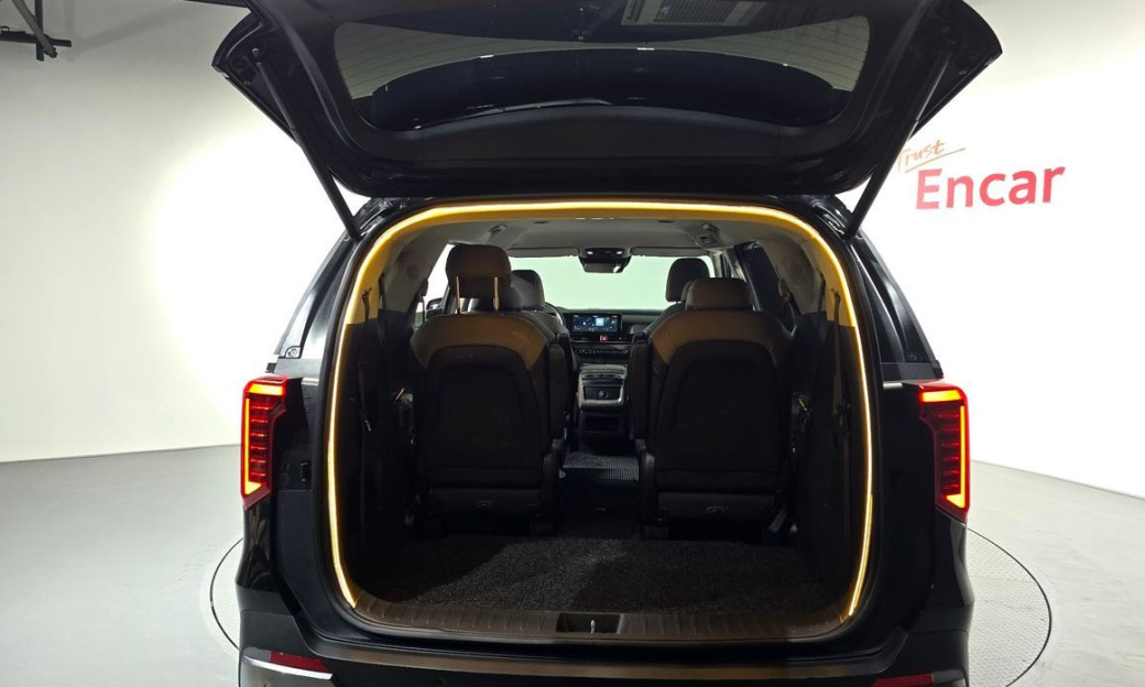 Kia Carnival 9-Seater Noblesse, 2024
