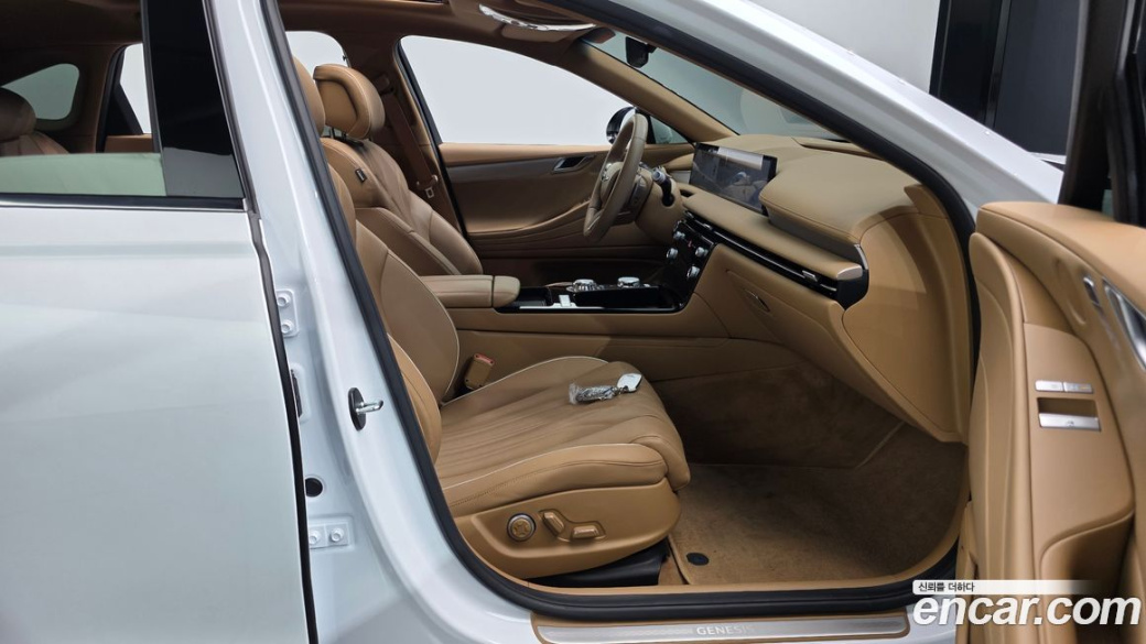 Genesis G80 Gasoline 2.5 Turbo AWD, 2025