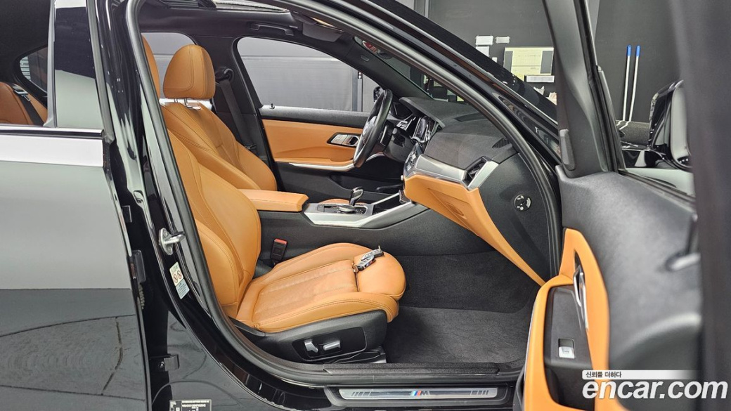 BMW 3-Series 320i M Sport, 2022
