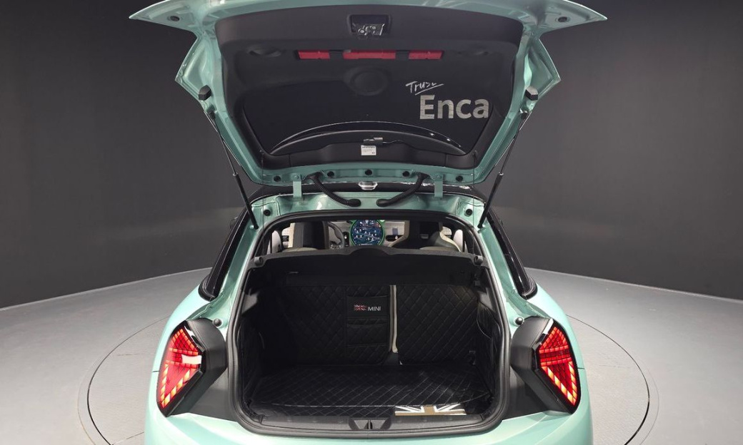 Mini Cooper 5 Door Favoured, 2025