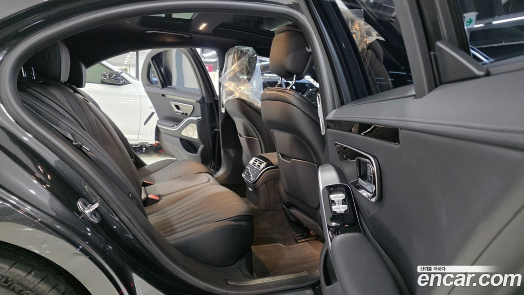 Mercedes-Benz S-Class S350 d 4MATIC, 2025
