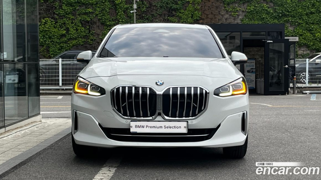 BMW 2-Series 218d Luxury, 2025