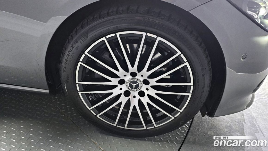 Mercedes-Benz C-Class C300 4MATIC Avantgarde, 2024