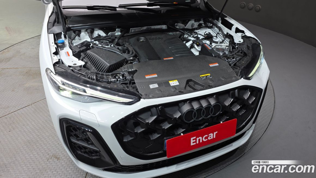 Audi Q5 40 TDI Quattro S Line Black Edition, 2025
