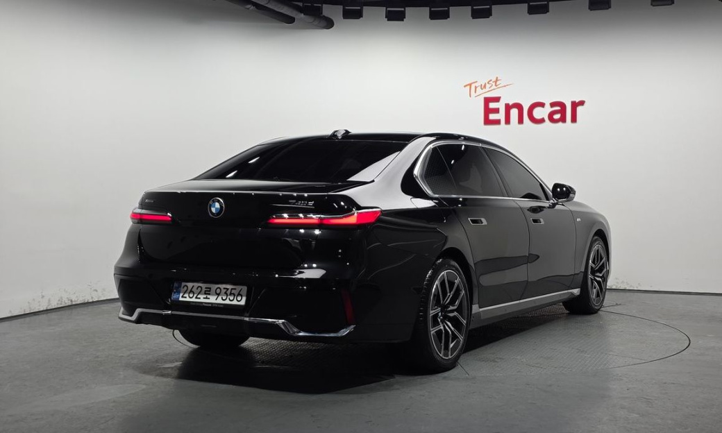 BMW 7-Series 740d xDrive M Sport, 2025