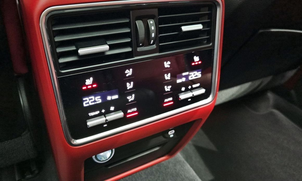 Porsche Cayenne 3.0 COUPE PLATINUM EDITION, 2023