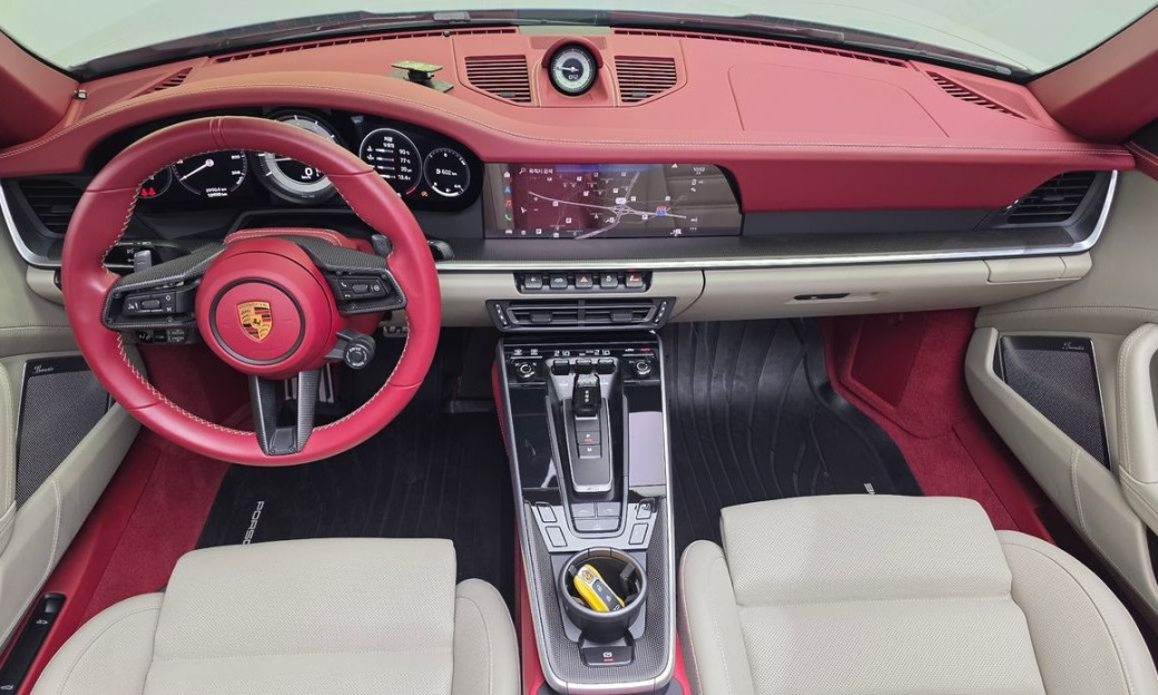 Porsche 911 Turbo S Cabriolet, 2022