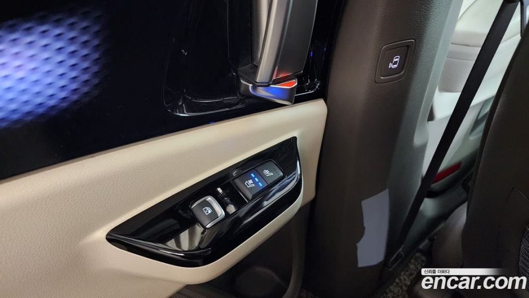 Kia Carnival 9-Seater Hi-Limousine, 2023