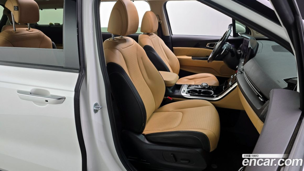 Kia Carnival 9-Seater Signature, 2023