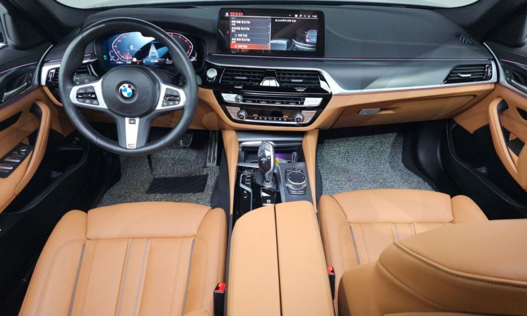 BMW 5-Series 520i M Sport, 2023