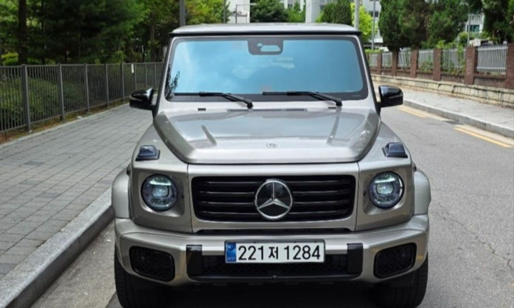 Mercedes-Benz G-Class G450d, 2025