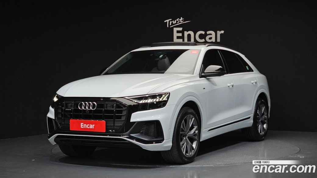 Audi Q8 55 TFSI Quattro Premium, 2022