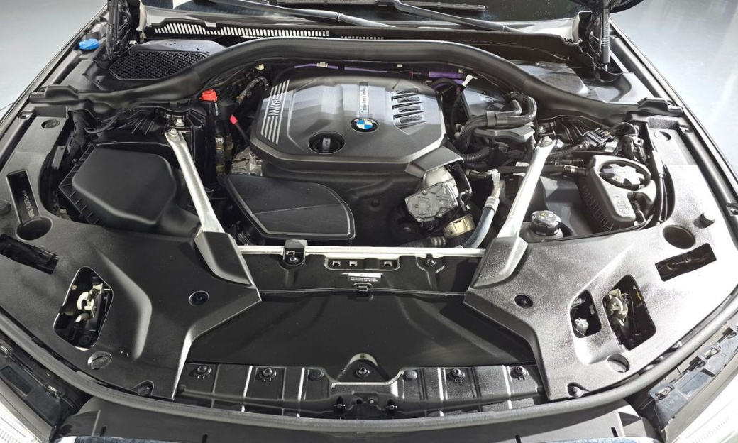 BMW 5-Series 523d M Sport, 2023