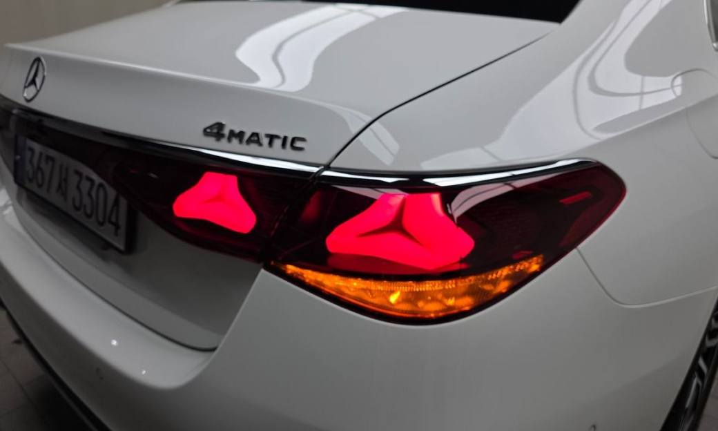 Mercedes-Benz E-Class E300 4MATIC AMG Line, 2025